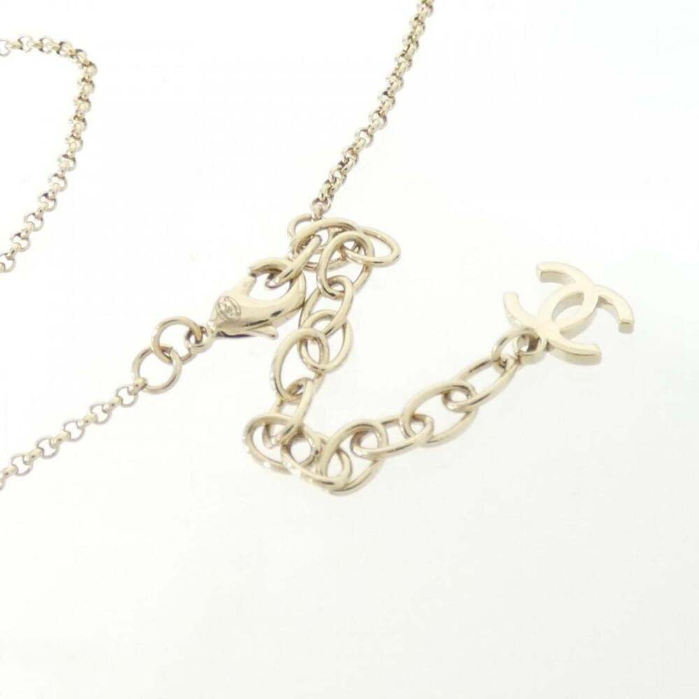 CHANEL Authentic White Necklace - Picture 4 of 5